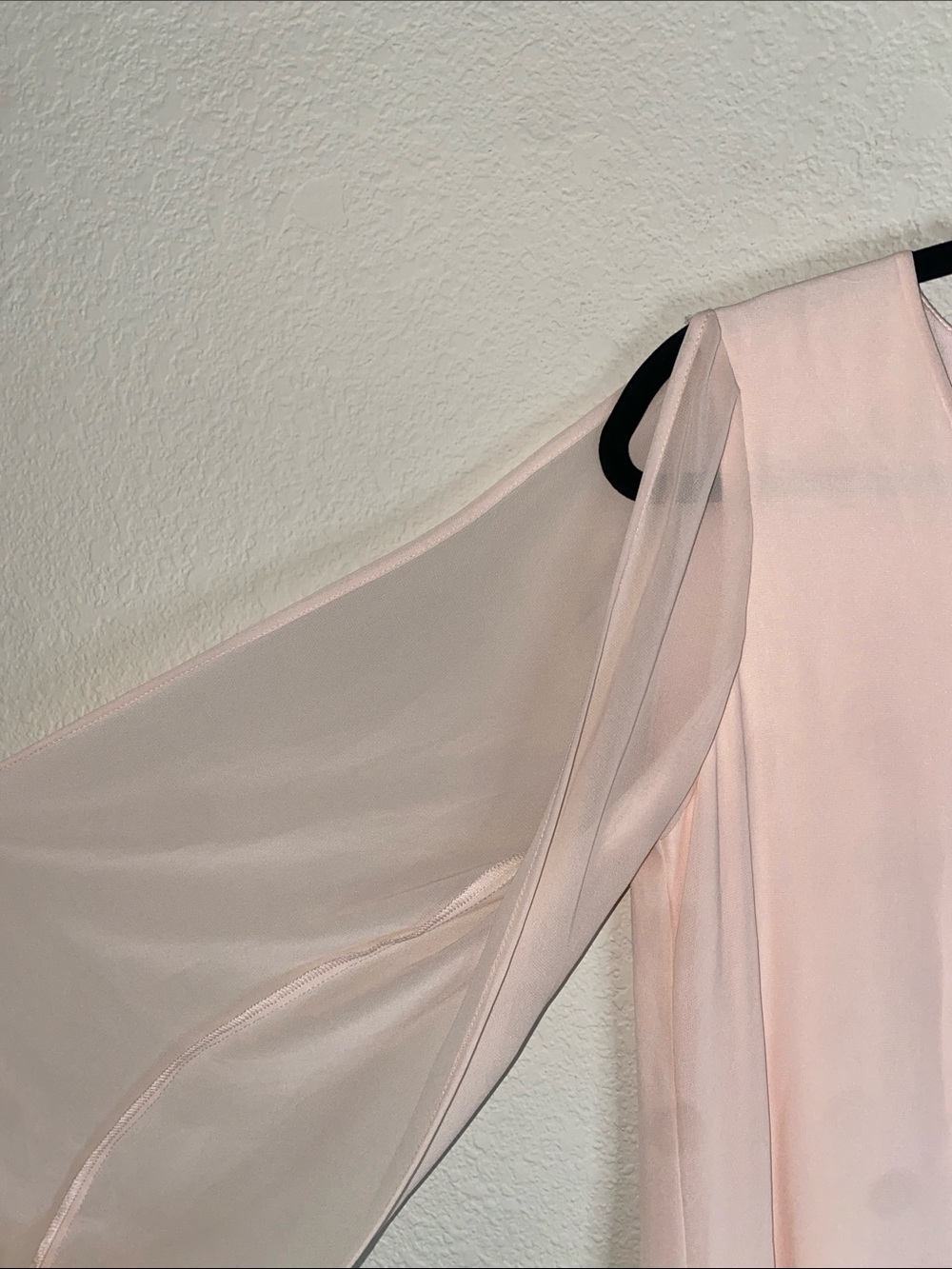 💋 Gianni Bini light pink chiffon dress long slit open sleeves and a lined body! - Picture 4 of 10